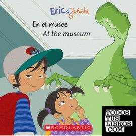 EN EL MUSEO - AT THE MUSEUM